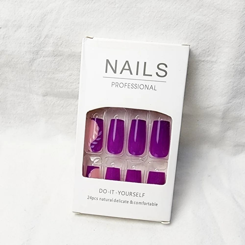 24 Pieces Fake Press On Nails